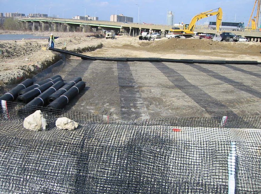 Placement of geosynthetic reinforcement for Column-Supported Embankment (CSE) From FHWA (2004). Placement of geosynthetic reinforcement for Column-Supported Embankment (CSE) From FHWA (2004).