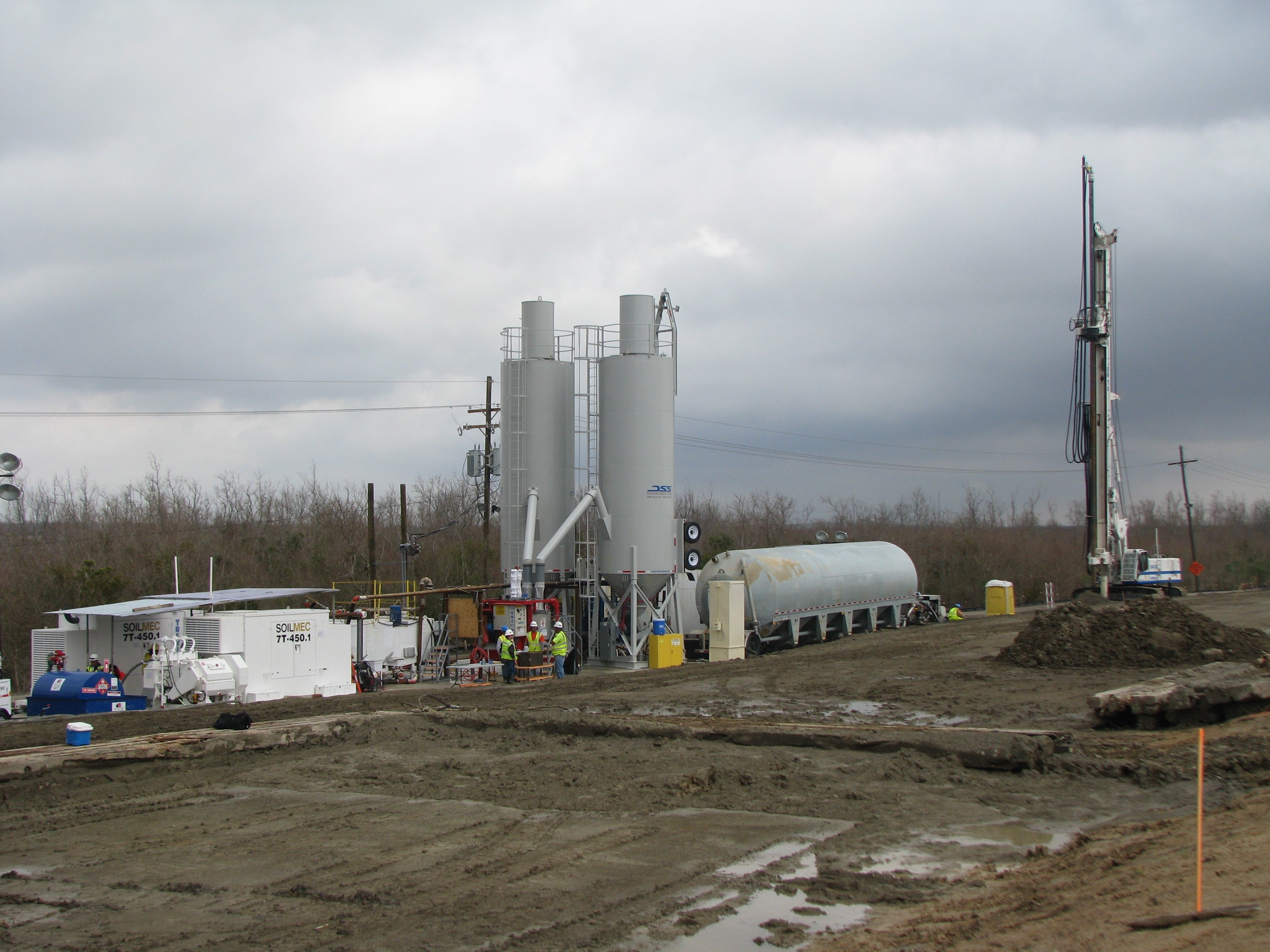 Batch plant and deep mixing rig. From Trevi Icos Corporation.