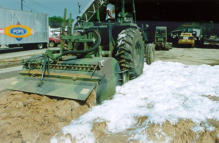 Fiber-soil field mixing. Courtesy the U.S. Army Corps of Engineers. Fiber-soil field mixing. Courtesy the U.S. Army Corps of Engineers.