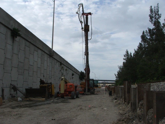 Full view of vibratory rig. Courtesy of James Collin, The Collin Group.