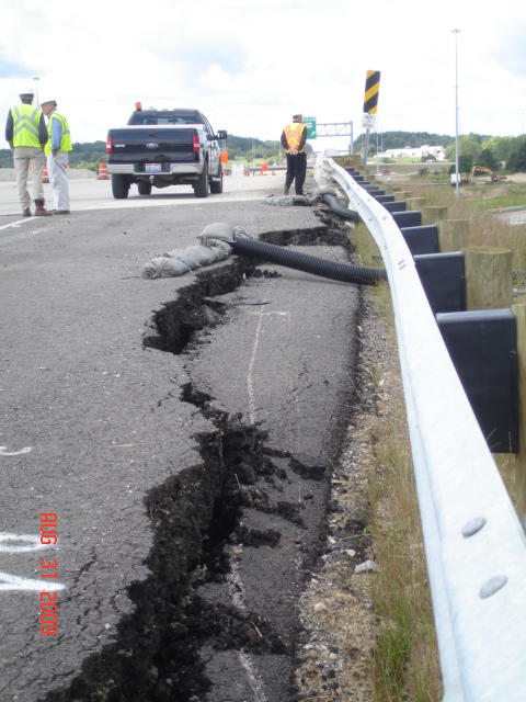 Road_cracks