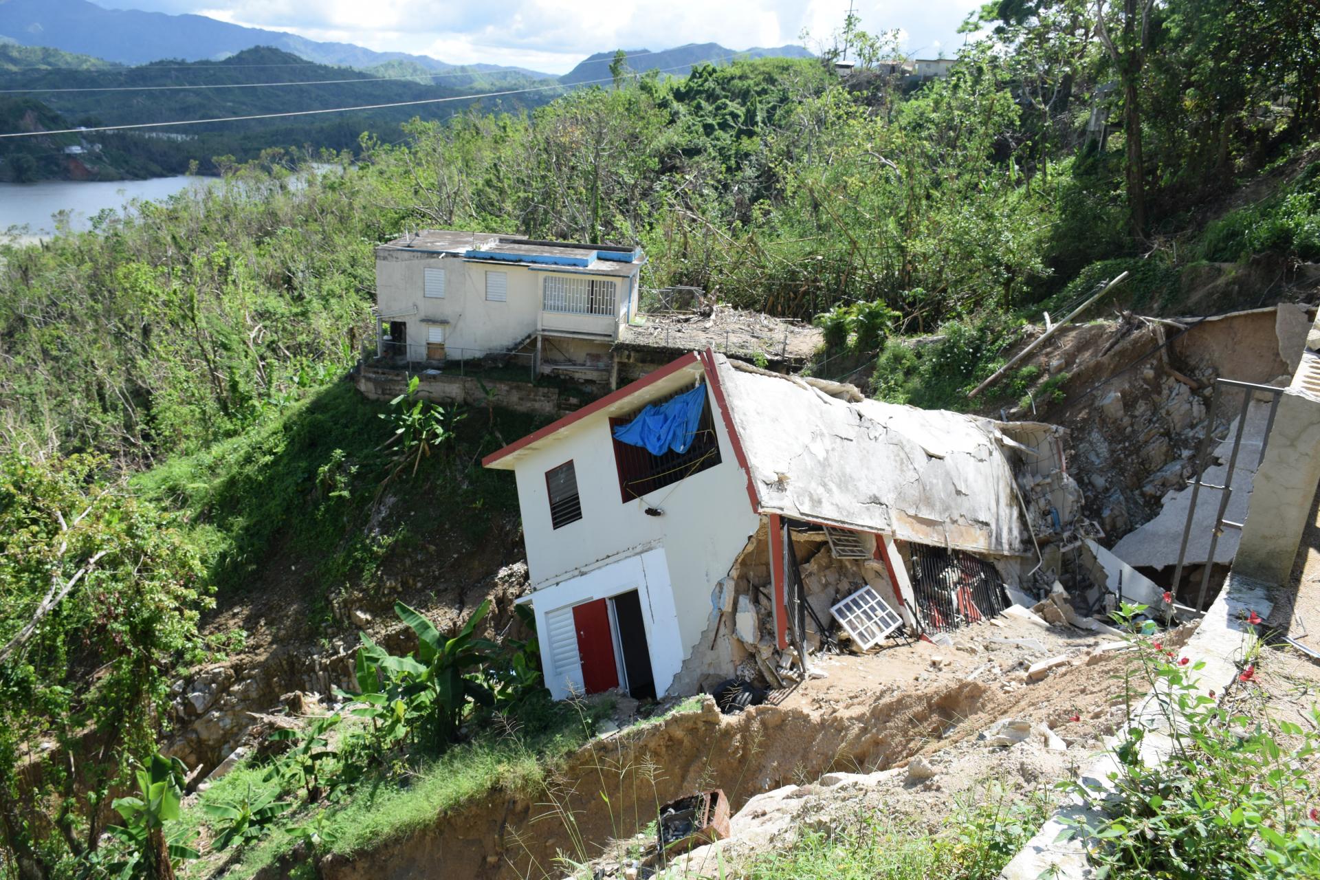 Homes_landslide